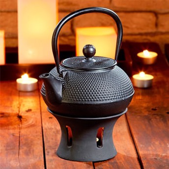 Asiatische Teekanne mit Stvchen aus Gusseisen - 20 einzigartige Geschenke für Teetrinker