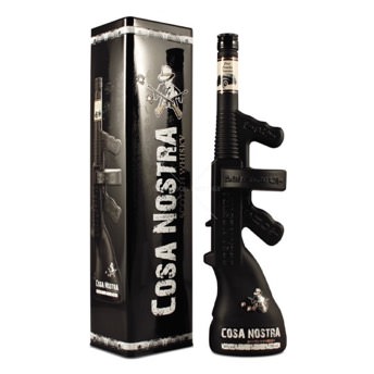 Cosa Nostra Scotch Whisky in einer Tommy Gun Flasche - 108 originelle Geschenke für Männer, die schon alles haben