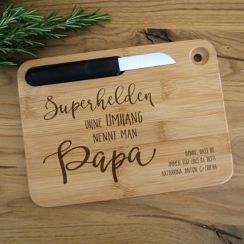 Graviertes Holzbrettchen inkl Messer Superheld Papa - 