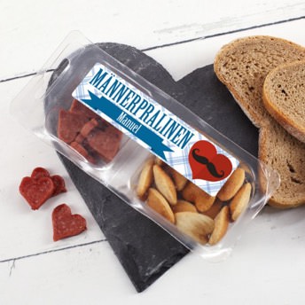 Mnnerpralinen der herzhafte Snack aus Salami und  - 50 originelle Valentinstag Geschenke für Männer