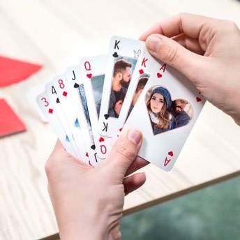 Personalisierte Spielkarten mit 7 verschiedenen Fotos - 43 originelle Valentinstag Geschenke für Männer