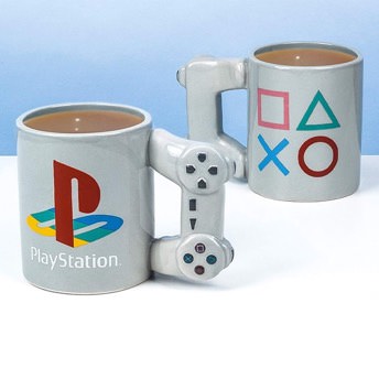 Playstation Tasse mit Henkel in Form eines PS4Controllers - Level Up: 72 coole Geschenkideen für echte Gamer