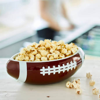 American Football Schale mit erhabener fhlbarer Naht - 37 originelle Geschenke für American Football Fans