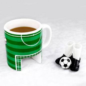 Fuball Tasse mit Fingerschuhen und Ball - 26 originelle Geschenke für erwachsene Fußballer und Fußballfans