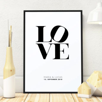 Echtholzposter LOVE mit Rahmenkontur - 65 originelle Valentinstag Geschenke für Frauen
