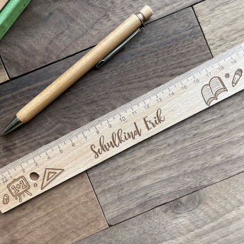 Personalisiertes Holzlineal zur Einschulung verschiedene  - 127 personalisierte Geschenke für Deine Liebsten