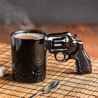 Tasse mit PistolenHenkel - Originelle Geschenke für Polizisten