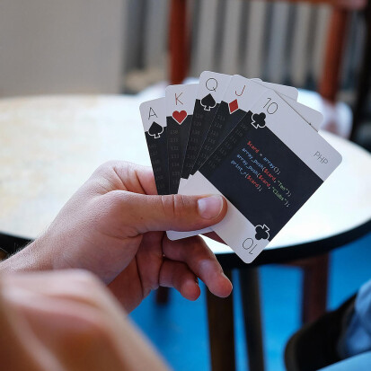 ProgrammiersprachenKartenspiel codedeck - 26 Geschenke für Informatiker, IT-Nerds und Computerfreaks