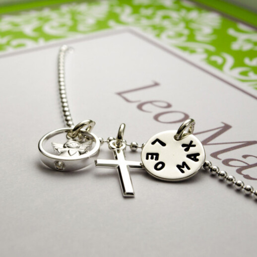 Taufkette mit Engel, Kreuz und Gravur in Geschenkbox