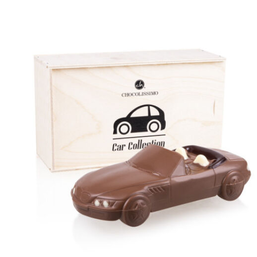 BMW Z3 Roadster in personalisierter Holzkiste