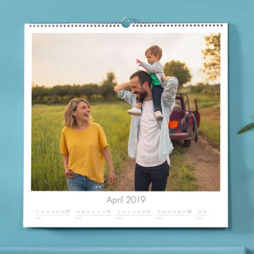 Wand- und Tischkalender mit Deinen Fotos
