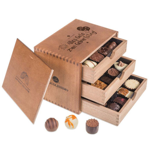 Personalisiertes Holzkästchen mit leckeren Pralinen