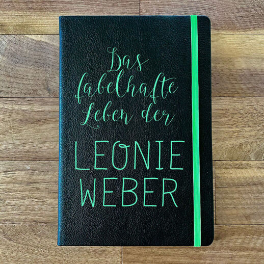 Farbig graviertes Notizbuch für Frauen