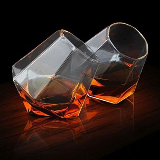 2 Whiskygläser in Form eines Diamanten