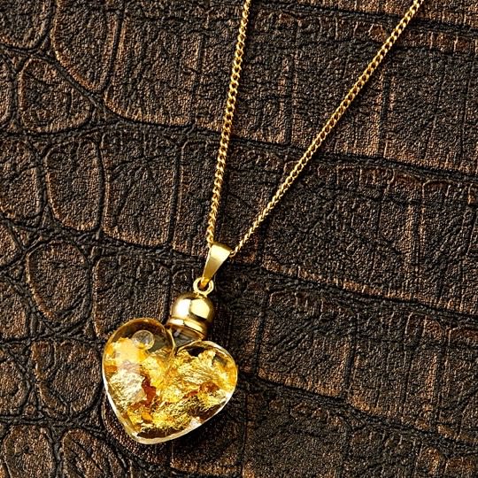 Die Halskette Glasherz mit 23 Karat Blattgold