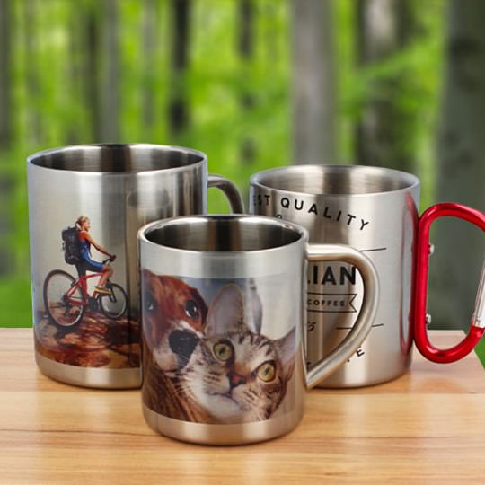 Personalisierte Edelstahltasse mit Karabinergriff