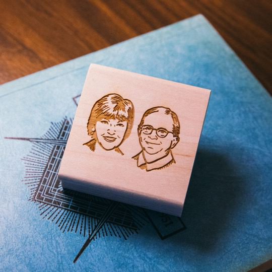 Von Hand gezeichneter Portrait Stempel für Paare