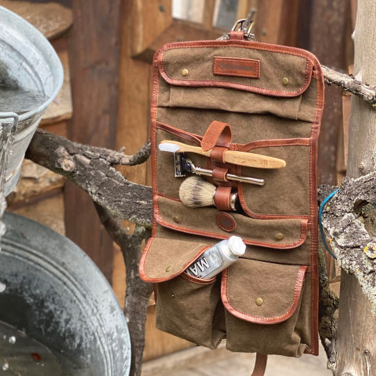 DRAKENSBERG Kulturbeutel aus Canvas und Leder