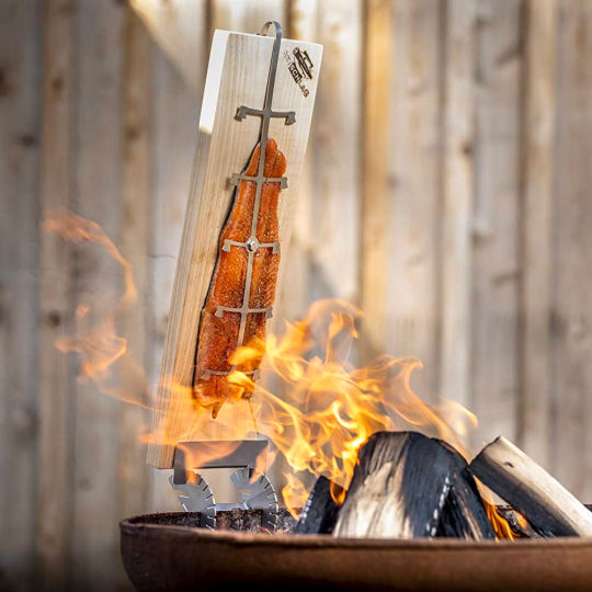 Flammlachsbrett aus Kirschholz mit 10-fach verstellbarer Halterung aus Edelstahl